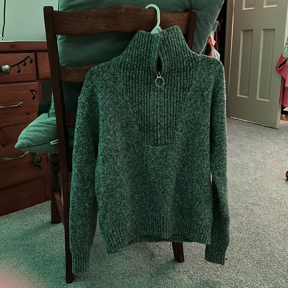 Old navy crop top sweater